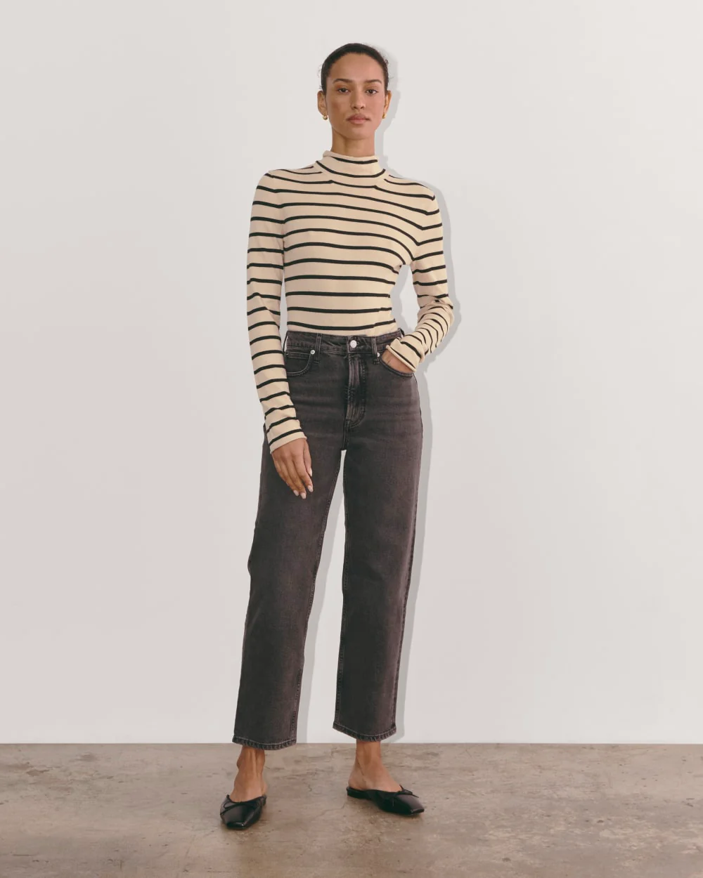 The Funnel Neck in Cotton Cashmere | Powder / Black - Image 4