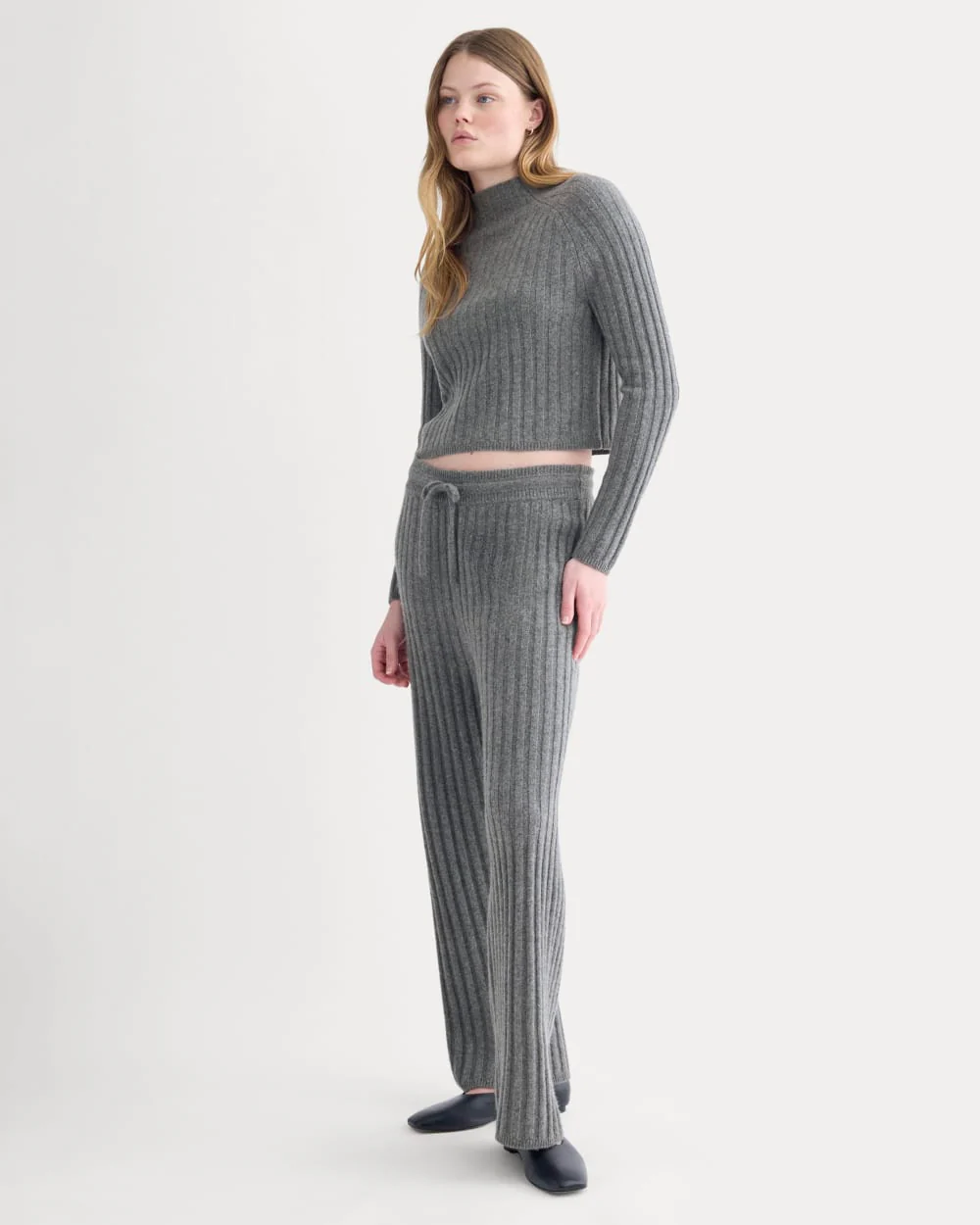 Funnel-Neck Cropped Sweater in Wool Cashmere | Heather Charcoal - Image 3