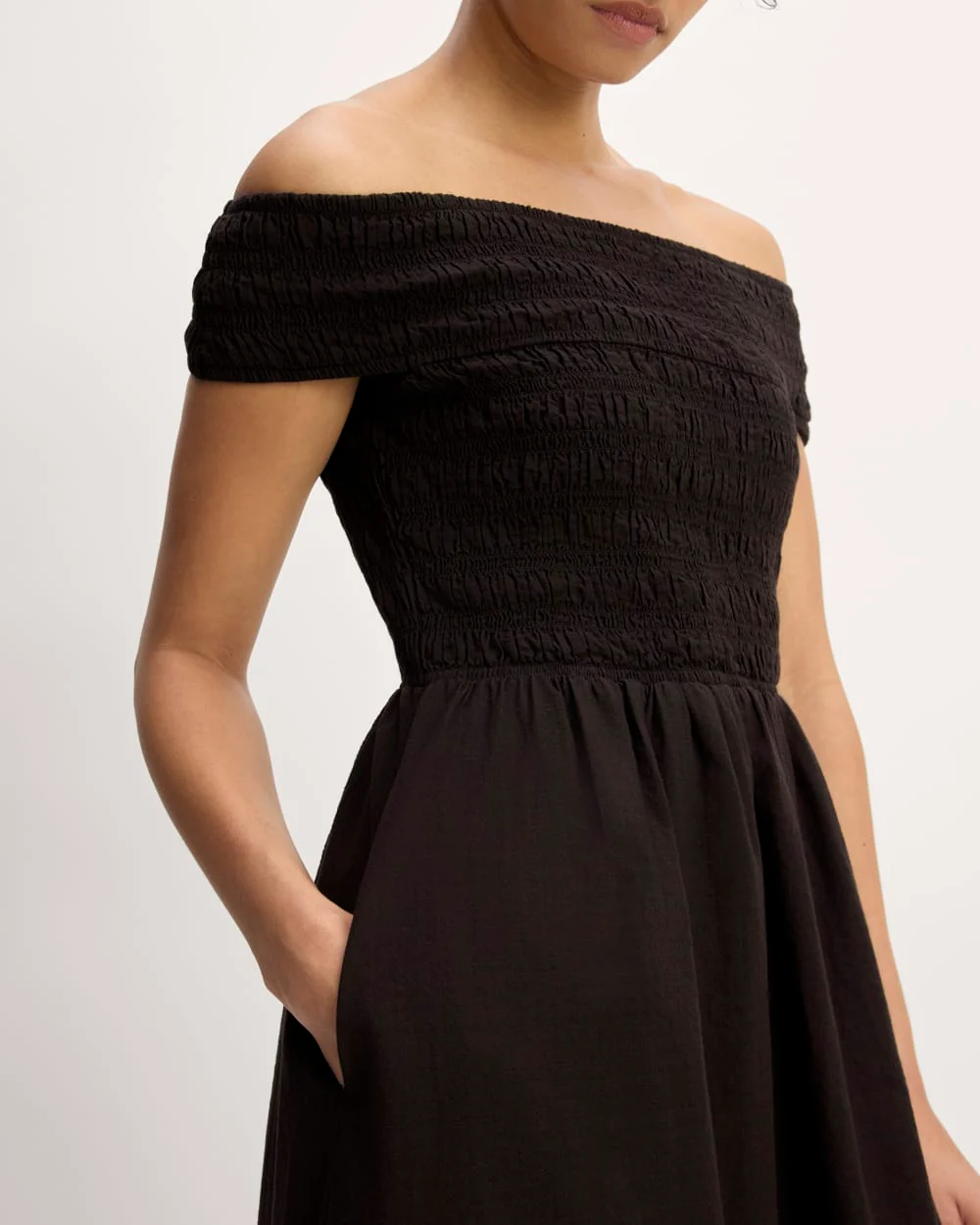 The Gauze Off-the-Shoulder Dress | Black - Image 4