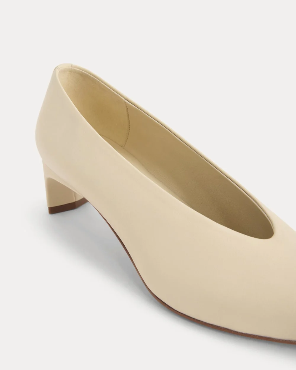 Made in Italy Almond-Toe Pump | Crema - Image 6