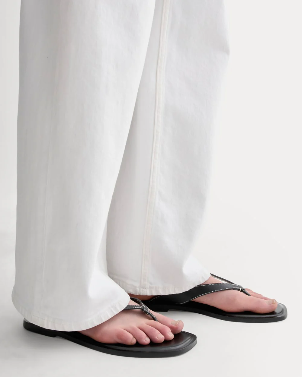 The Leather Flip Flop | Black - Image 5