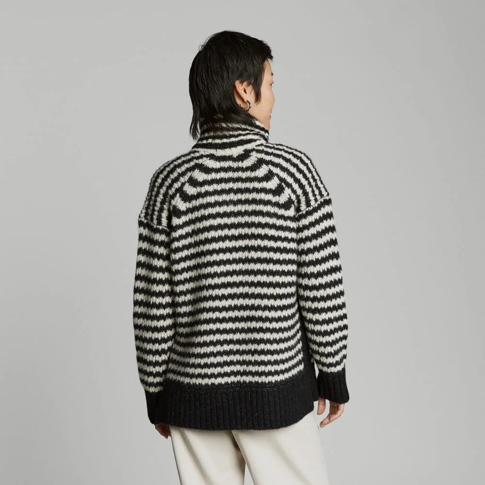 The Cloud Turtleneck | Black / Oatmeal - Image 3