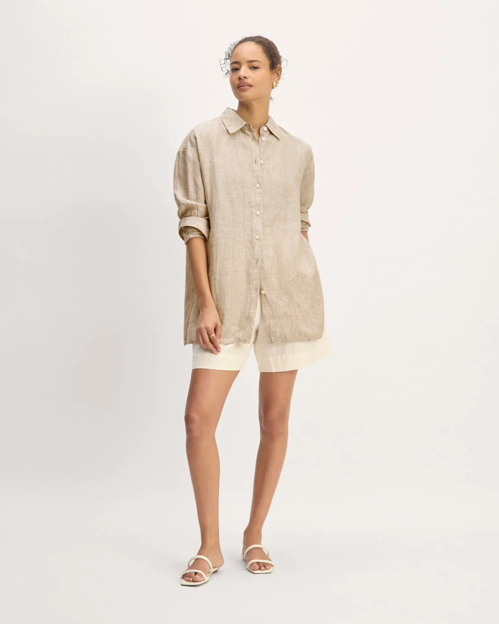 The Boyfriend Shirt in Linen | Cornstalk Chambray - Image 3