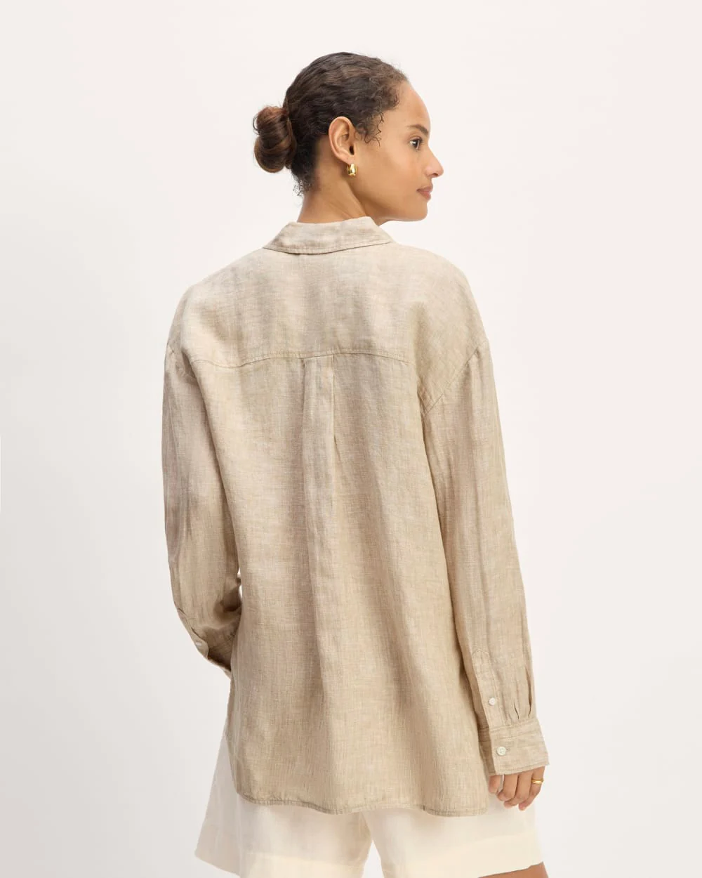 The Boyfriend Shirt in Linen | Cornstalk Chambray - Image 6
