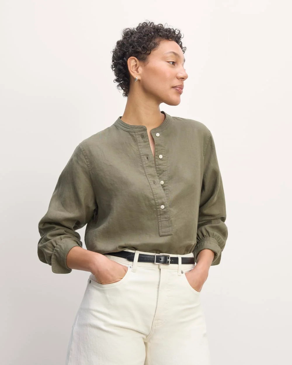 The Henley Shirt in Linen | Kalamata