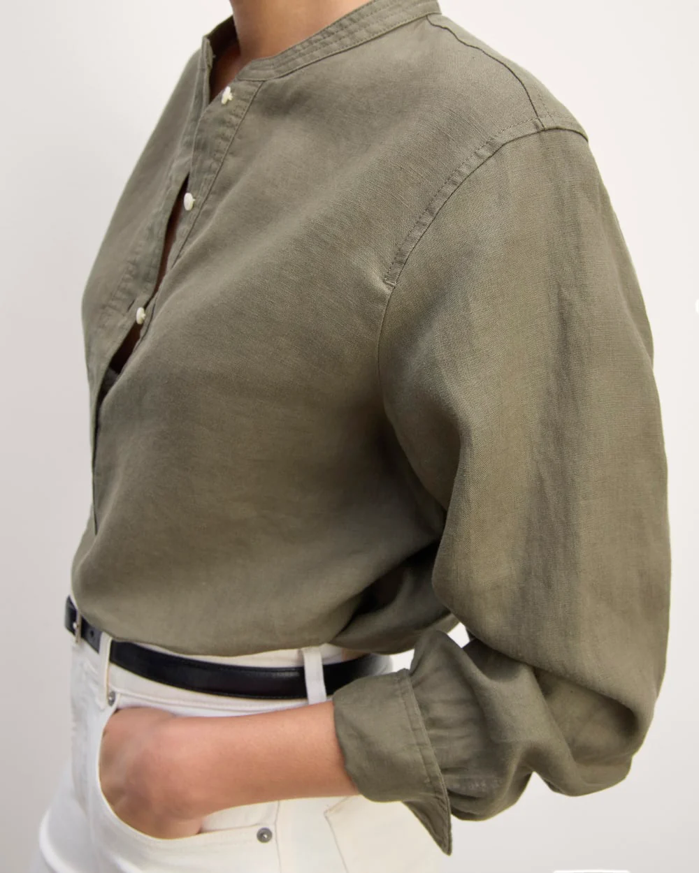 The Henley Shirt in Linen | Kalamata - Image 4