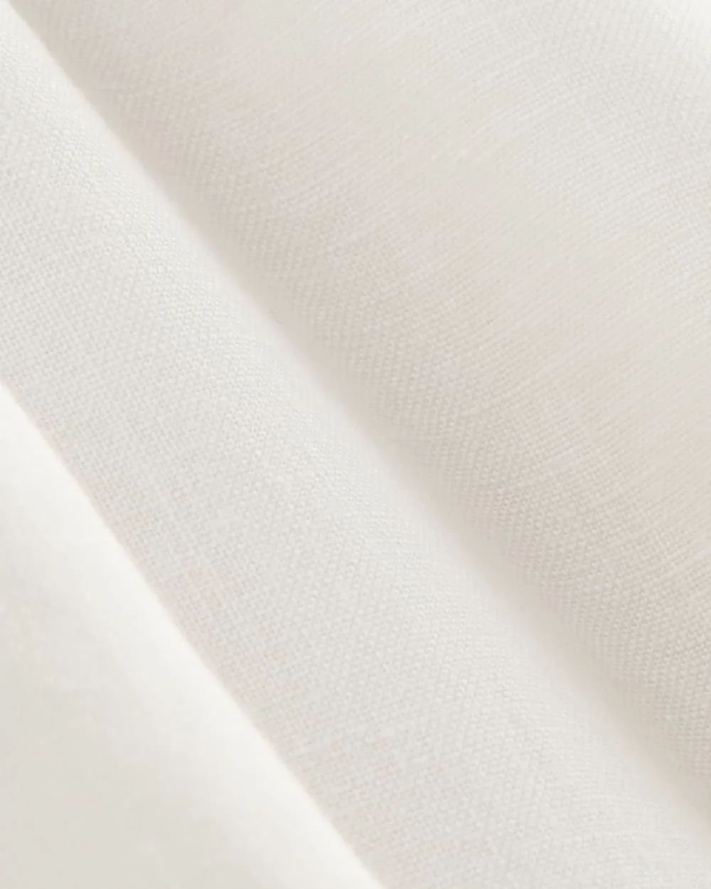 The Henley Shirt in Linen | White - Image 6