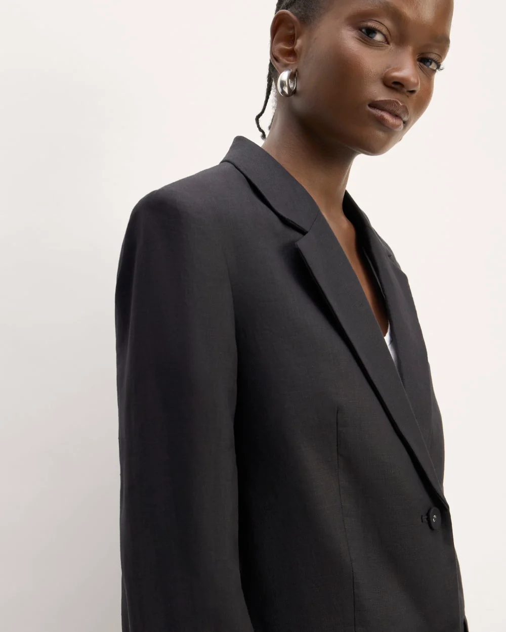 The Oversized Blazer in Linen | Black - Image 4