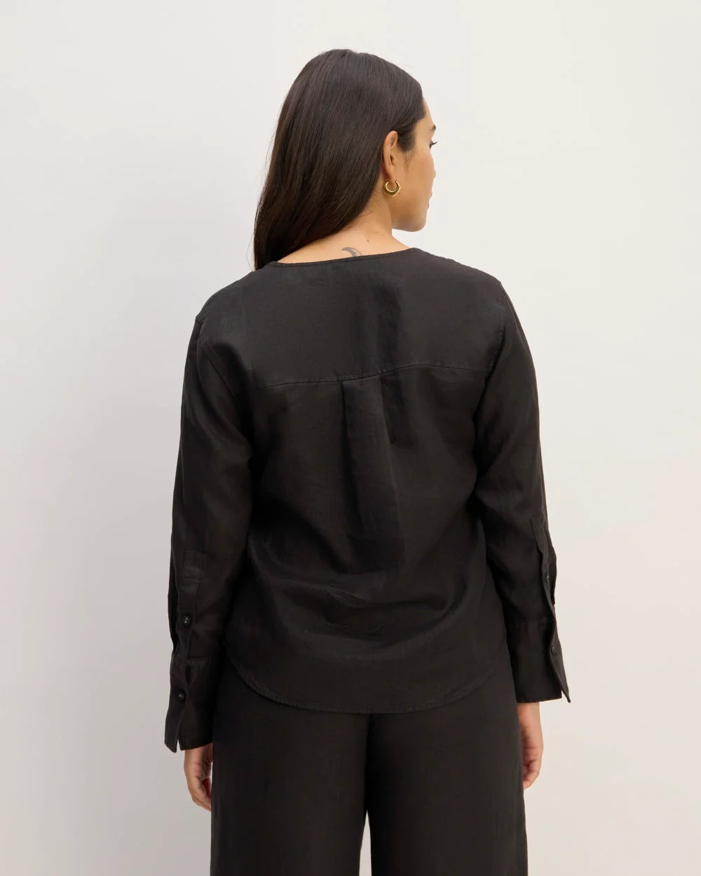 The Popover Shirt in Linen | Black - Image 6