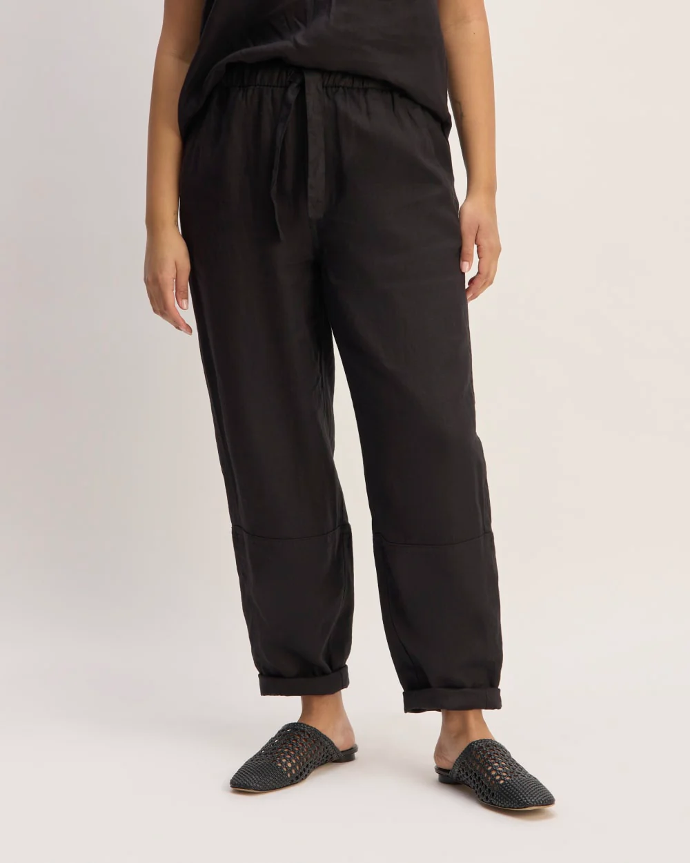 The Linen Pull-On Barrel Pant | Black - Image 3