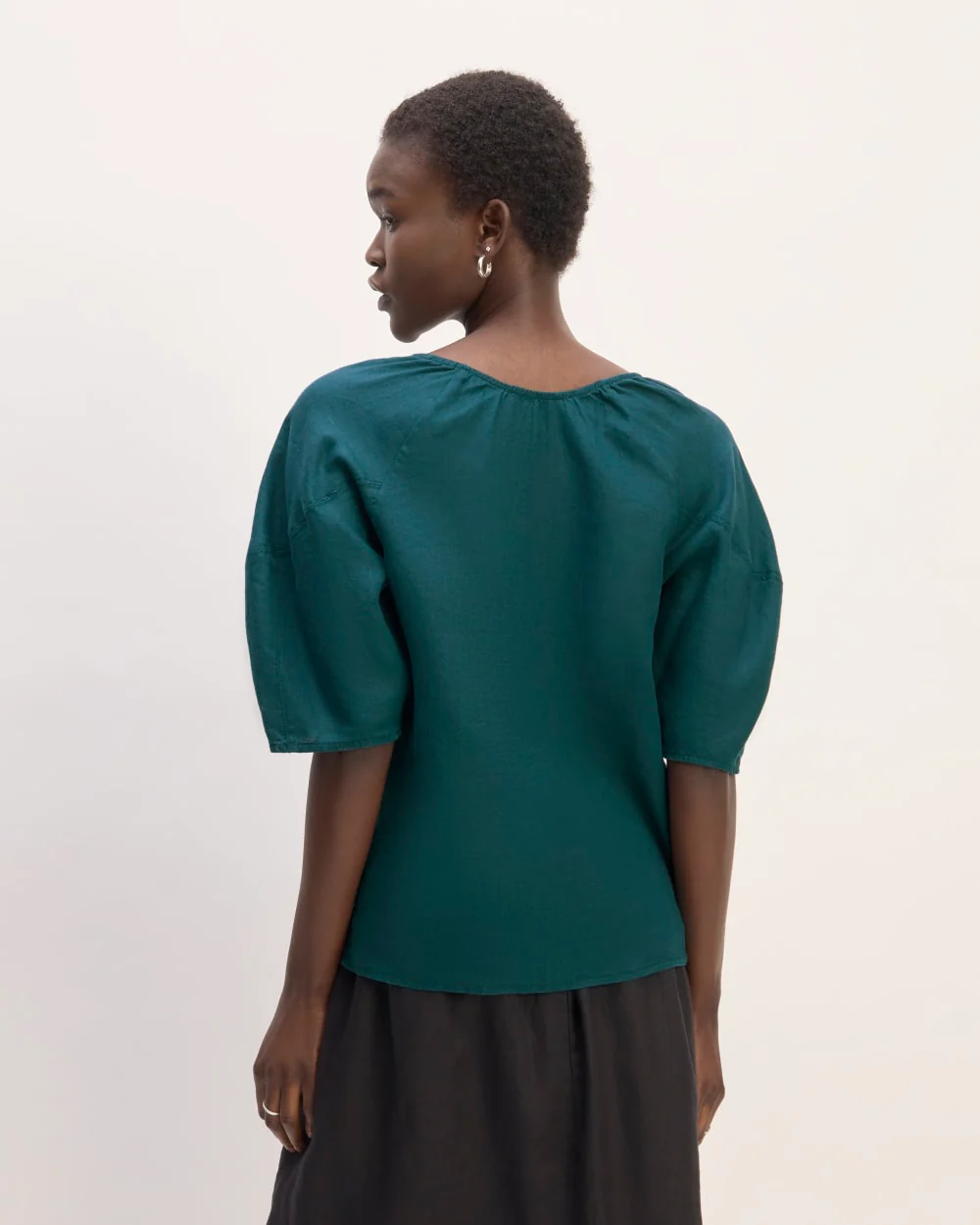 The Scoop Top in Linen | Dark Sea - Image 6