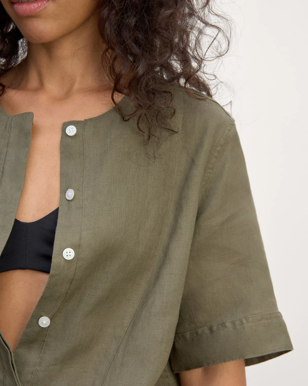 The Bib Shirt in Linen | Kalamata - Image 4