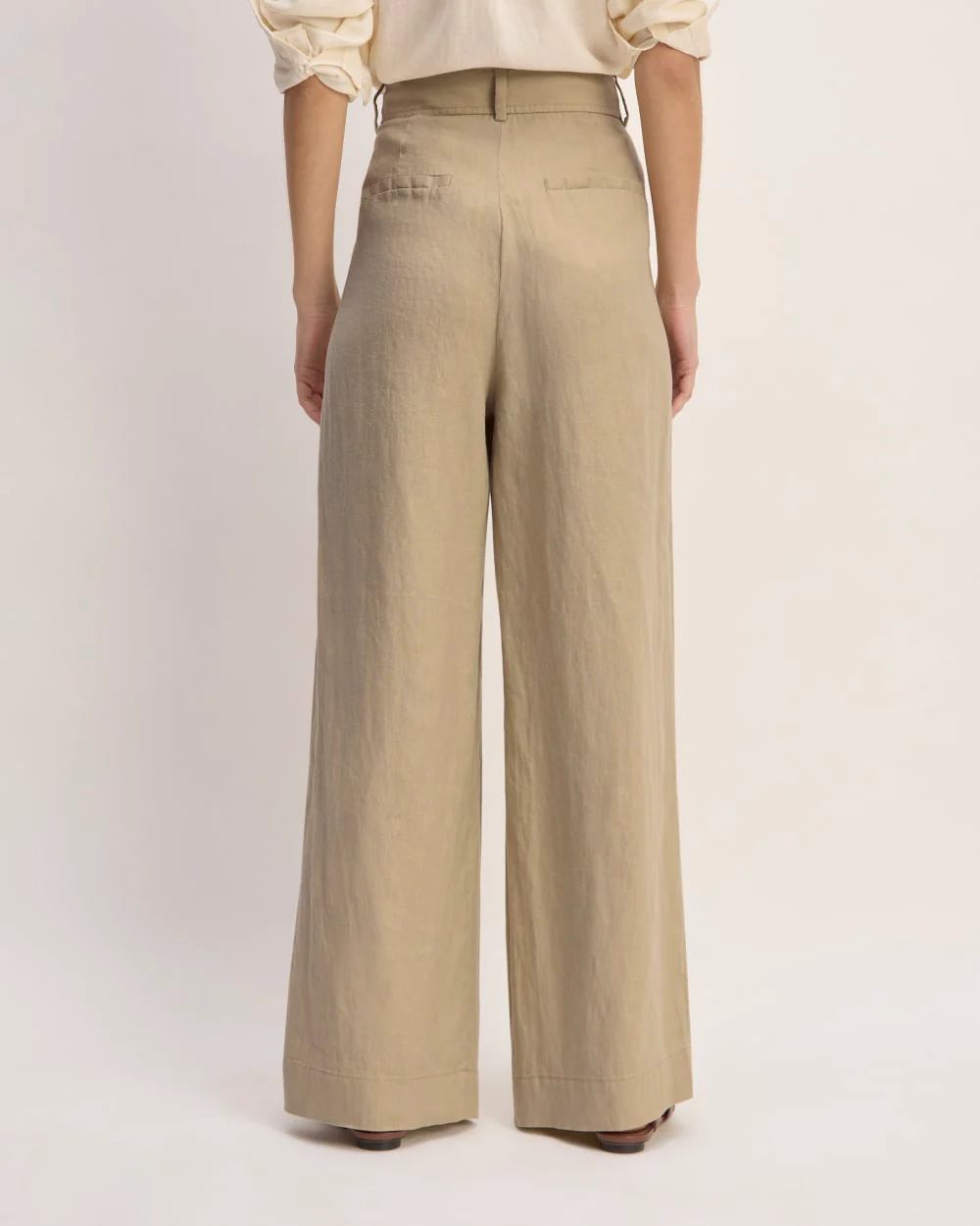 The Linen Way-High® Drape Pant  | Trench Coat Khaki - Image 6