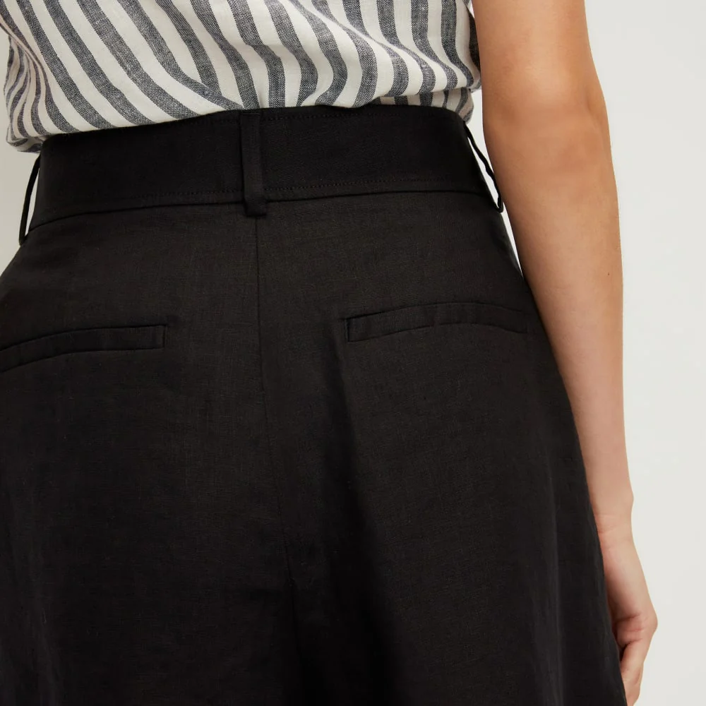 The Linen Way-High® Drape Short | Black - Image 5