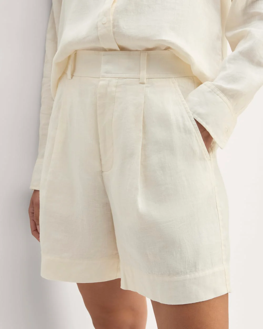 The Linen Way-High® Drape Short | Bone - Image 4