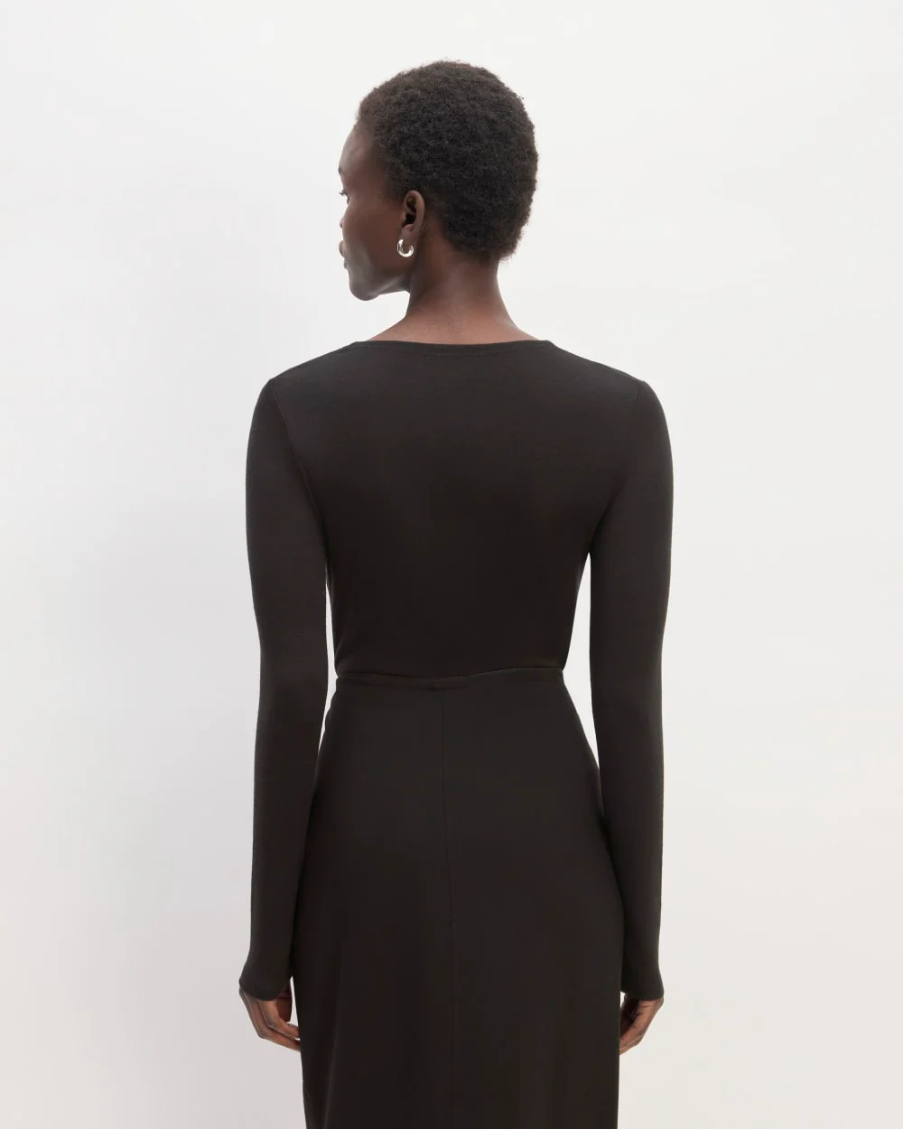 The Ruched V-Neck Tee in Butterluxe | Black - Image 5