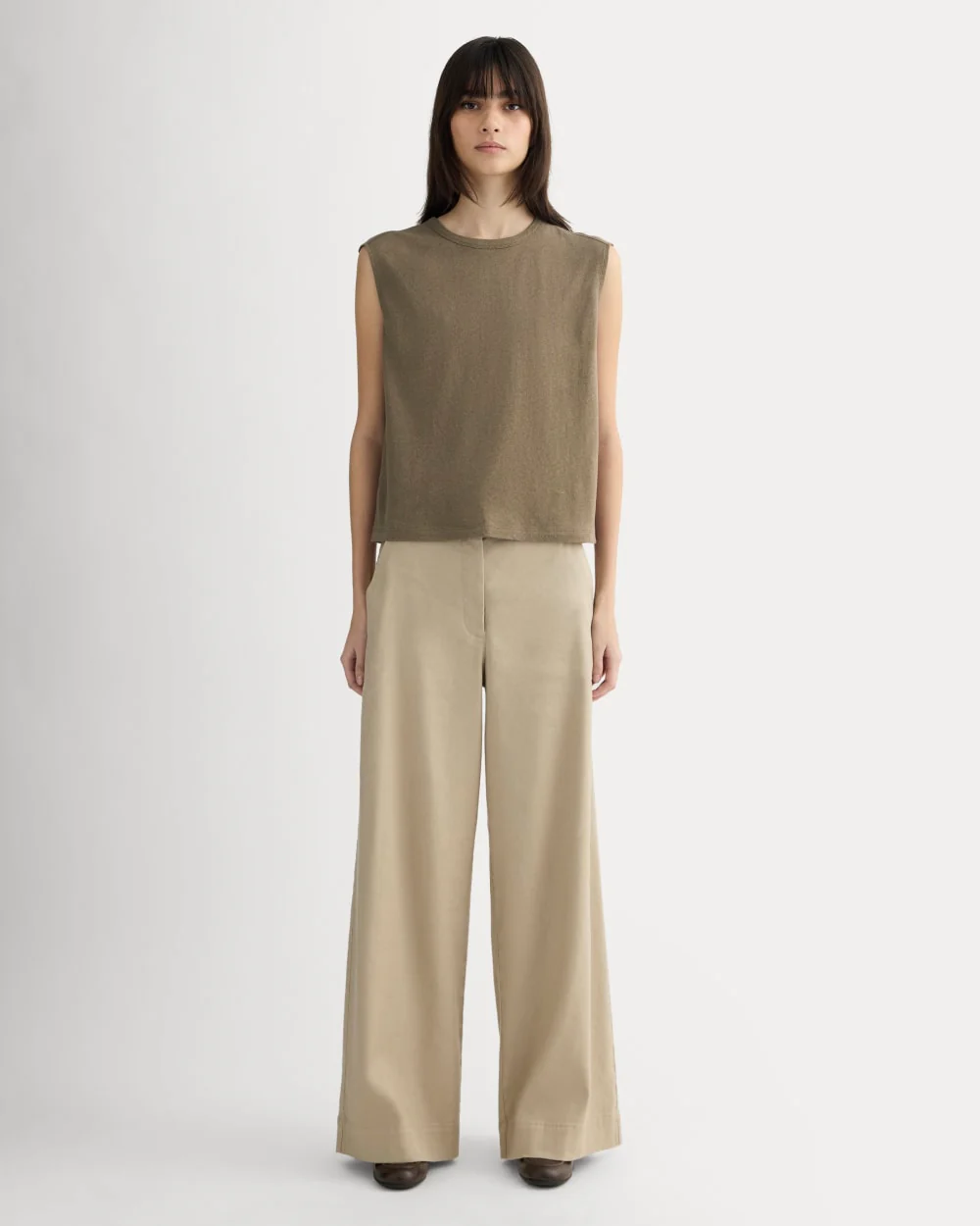 The Muscle Tee in Cotton Linen | Deep Taupe - Image 3