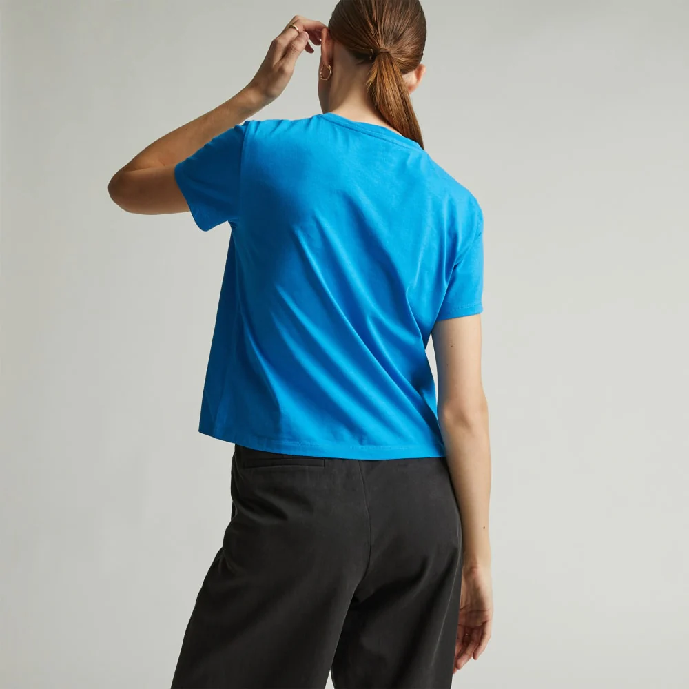 The Box-Cut Tee in Essential Cotton | Brilliant Blue | Pocket - Image 4