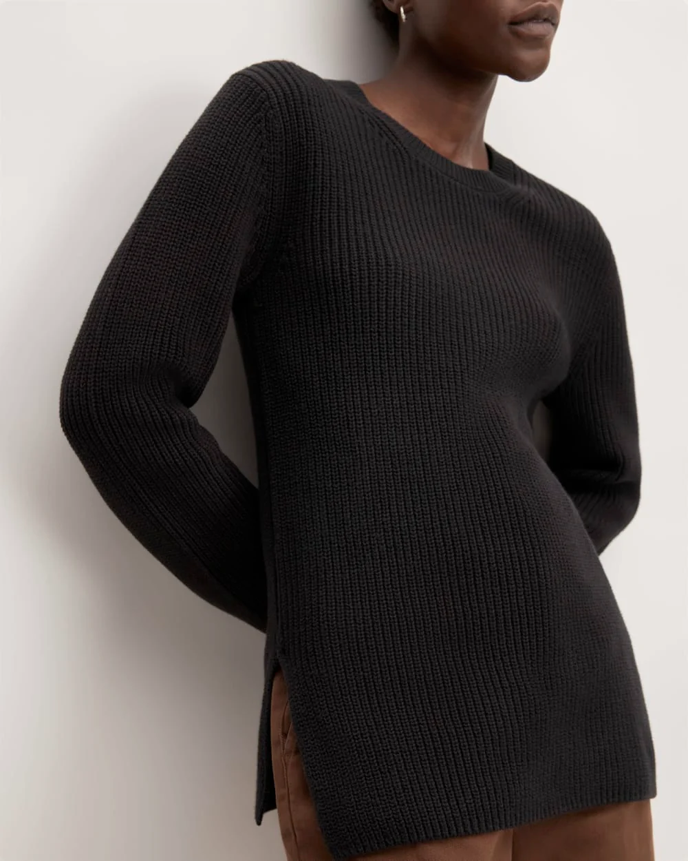 The Organic Cotton Slim Crew Sweater | Black - Image 5