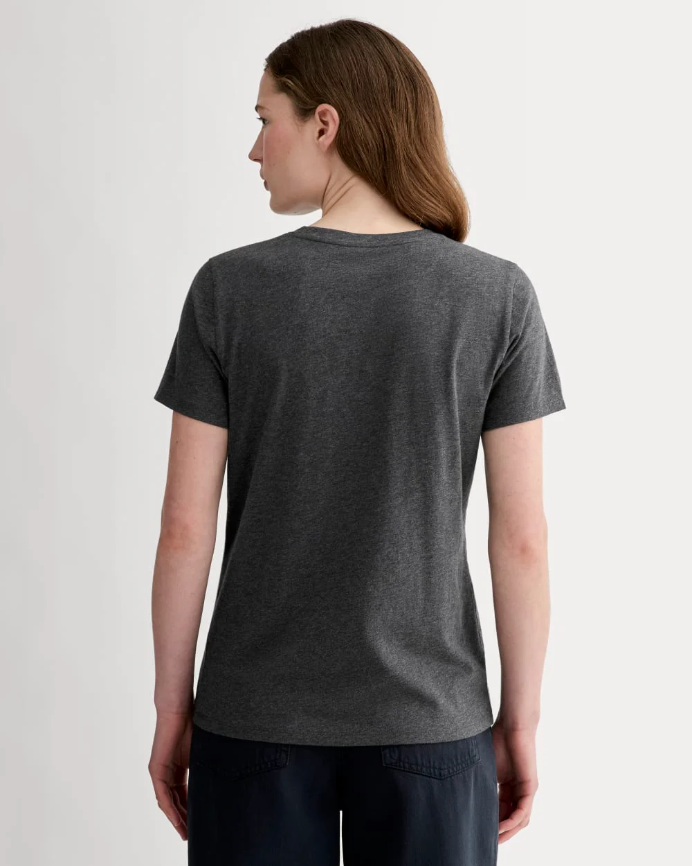 The Slim V-Neck Tee in Essential Cotton | Heathered Soot - Image 4