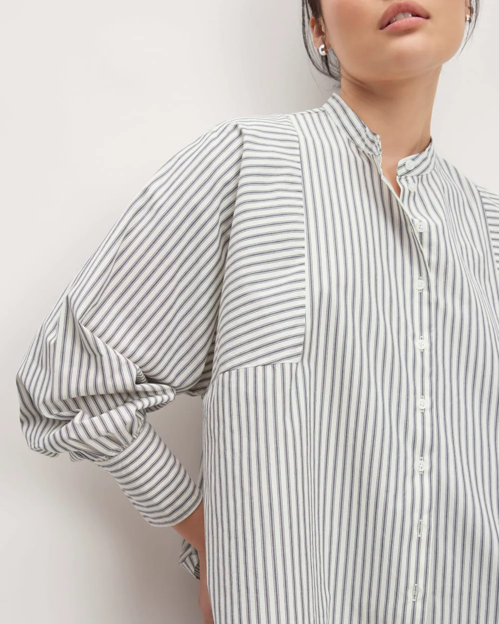 The Oversized Raglan Shirt | Bone/Navy - Image 4
