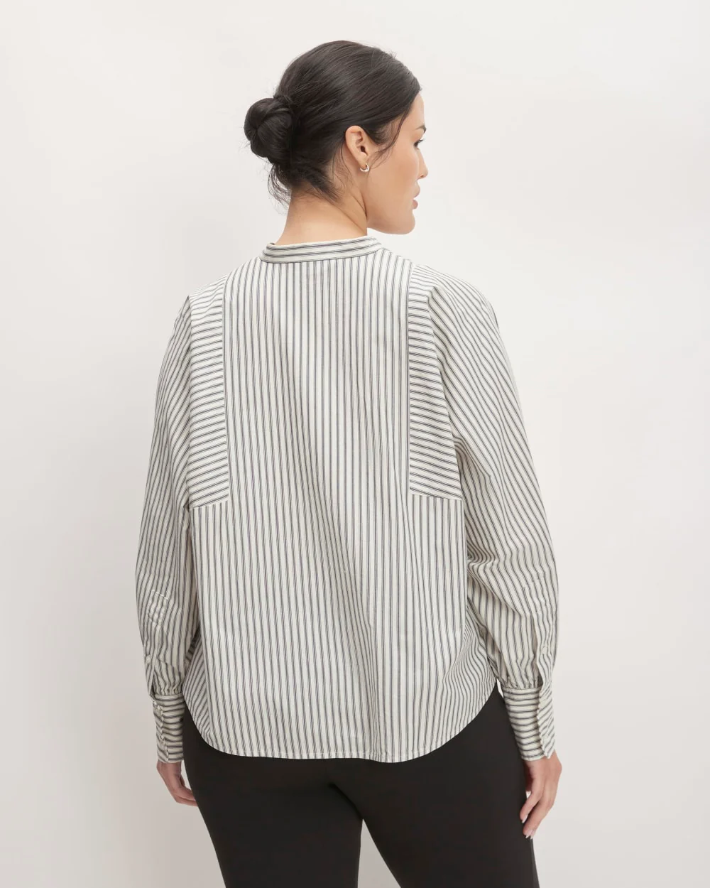 The Oversized Raglan Shirt | Bone/Navy - Image 6