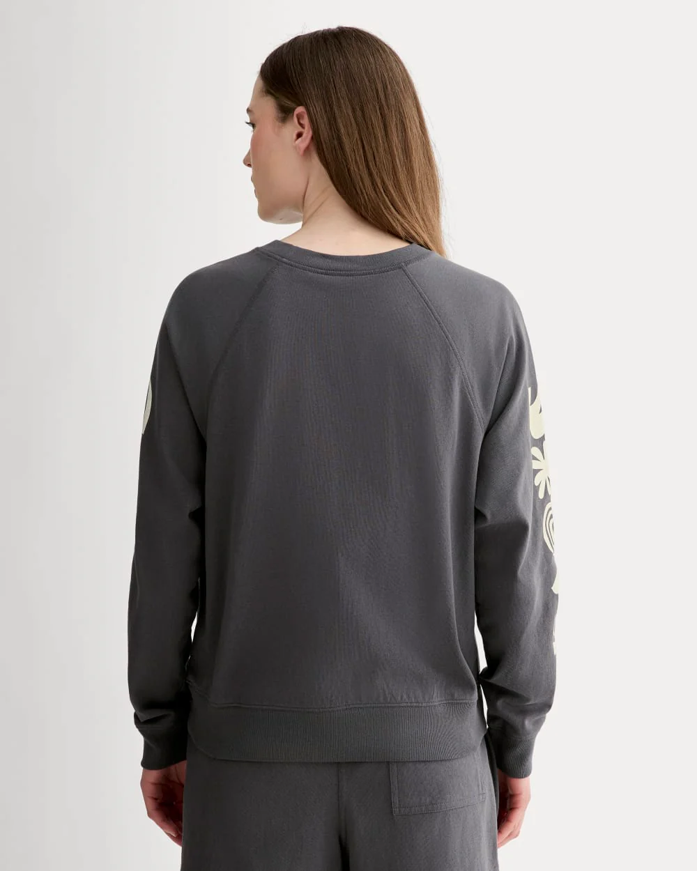 The Everlane x Parks Project Off-Duty Long-Sleeve Tee | Forged Iron / Natural - Image 5