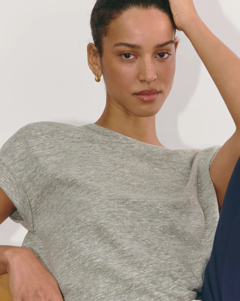 The Perform Tee | Heathered Grey / Olive - Image 4