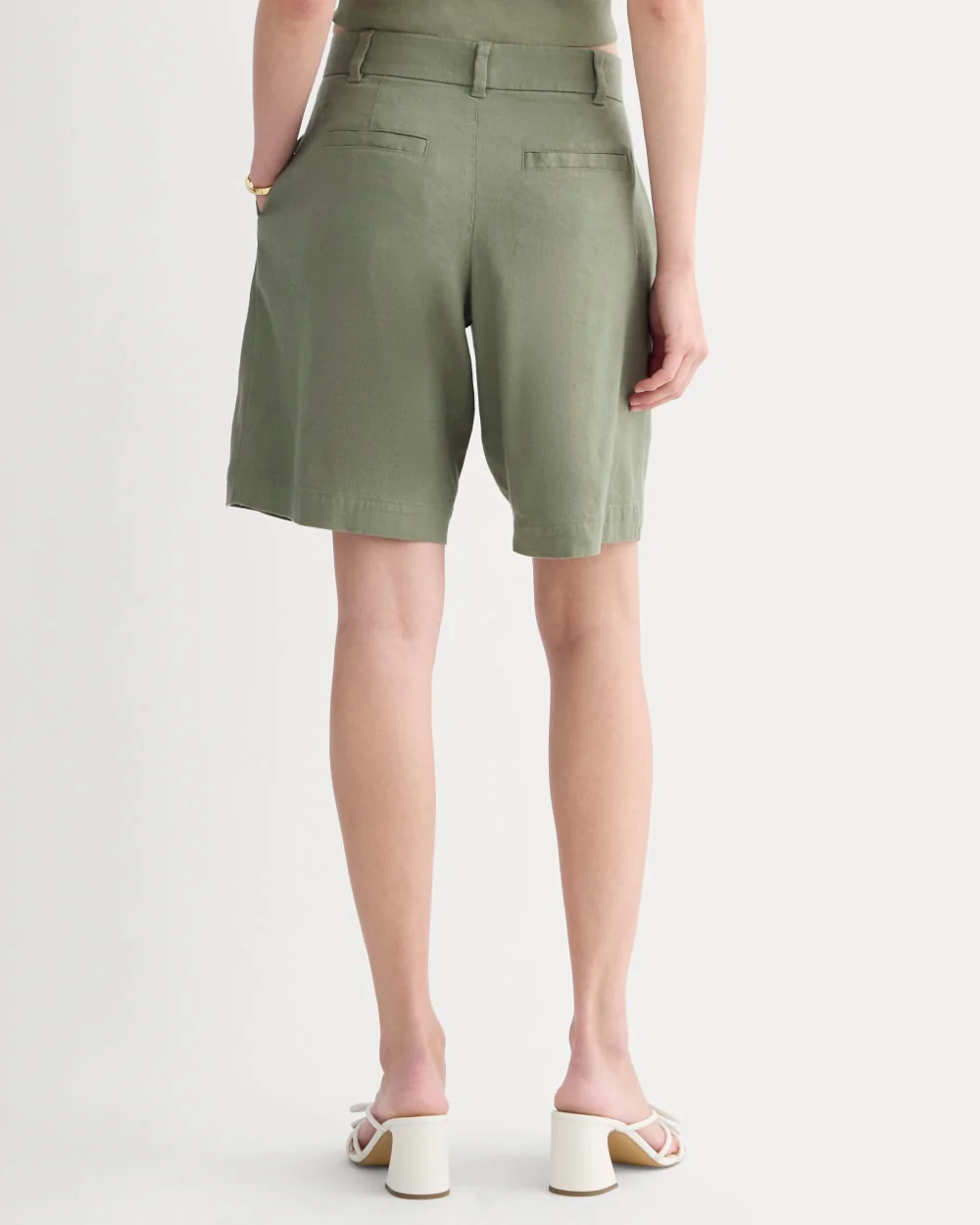 The Pleated Short in Stretch Linen | Lichen Green - Image 5