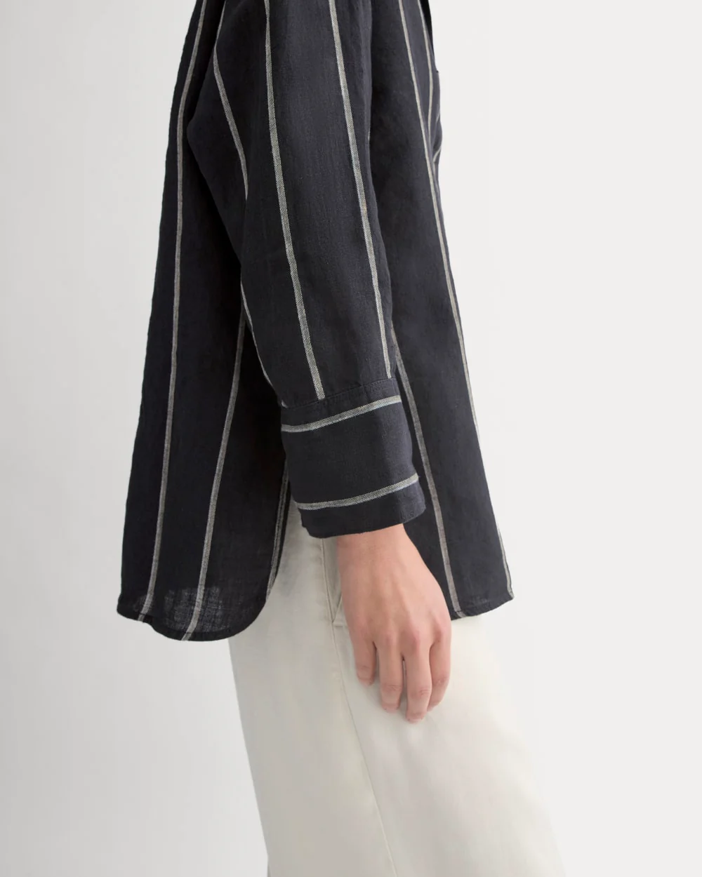 Popover Shirt in Linen | Black - Image 4