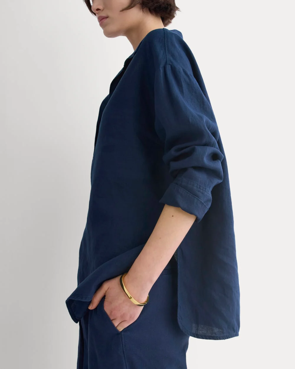 Popover Shirt in Linen | Navy - Image 4