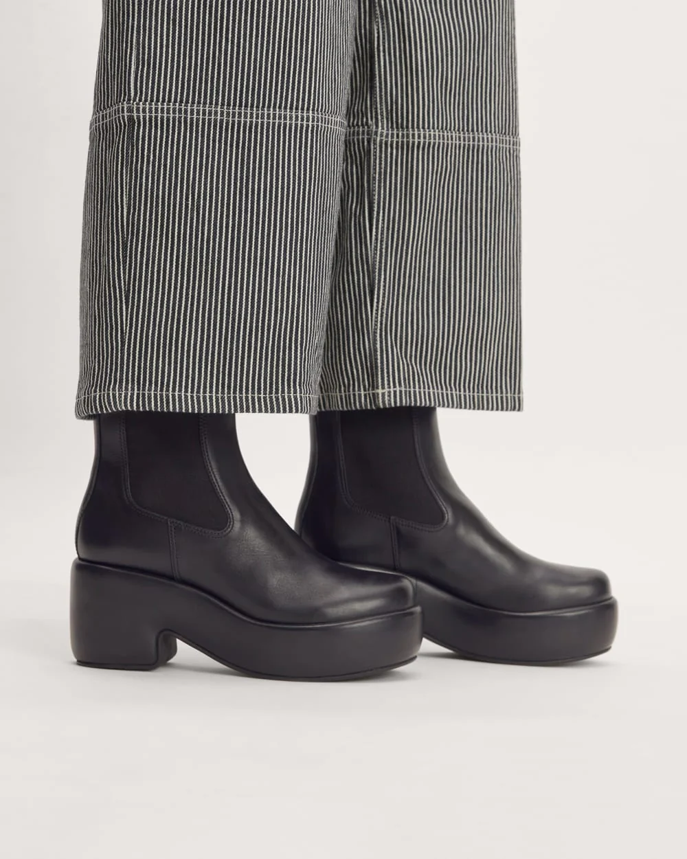 The Puffa Boot | Black - Image 2