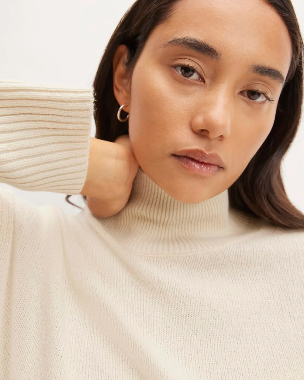 The Cashmere Oversized Turtleneck | Bone - Image 4