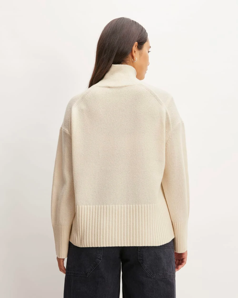 The Cashmere Oversized Turtleneck | Bone - Image 6