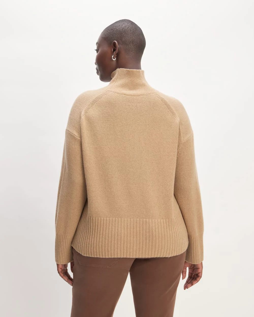 The Cashmere Oversized Turtleneck | Light Camel - Image 6