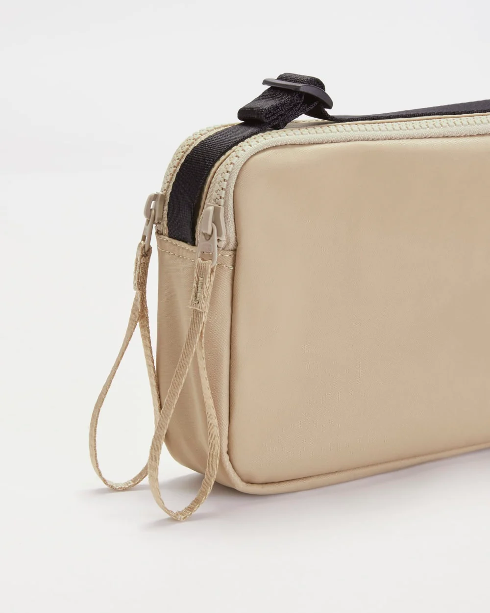 The Recycled Nylon Camera Bag | Khaki - Image 5