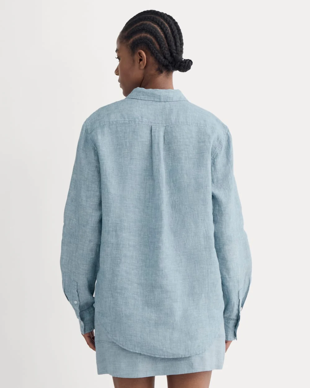 The Must-Have Shirt in Linen | Chambray - Image 5