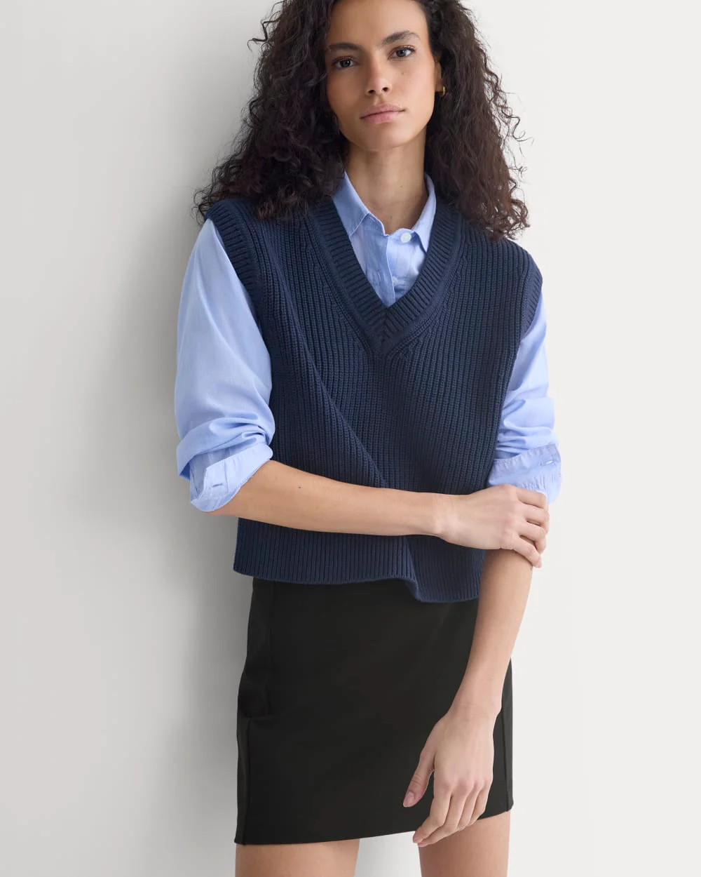 Ribbed V-Neck Vest in Everyday Cotton | Navy - Image 5