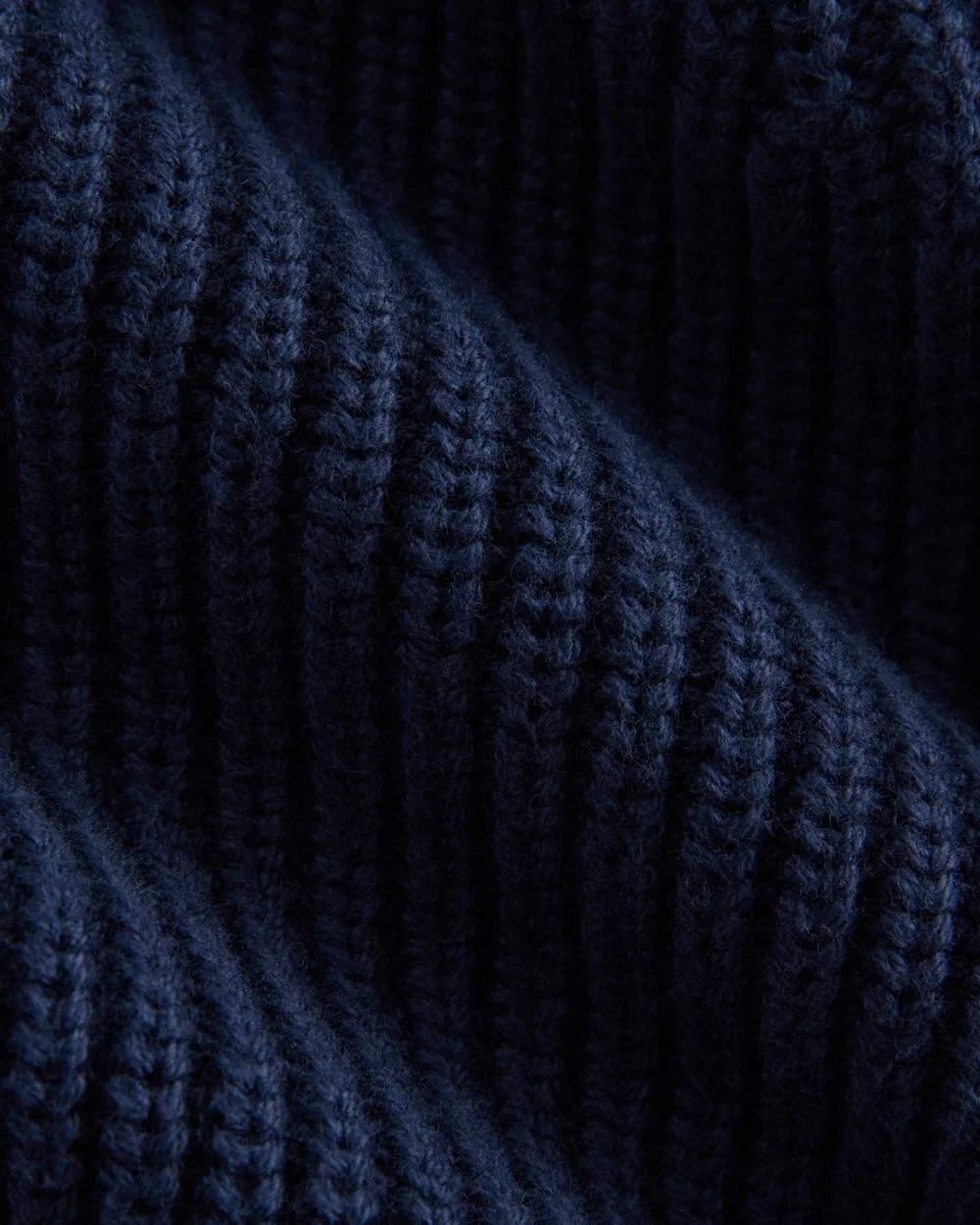 Ribbed V-Neck Vest in Everyday Cotton | Navy - Image 7
