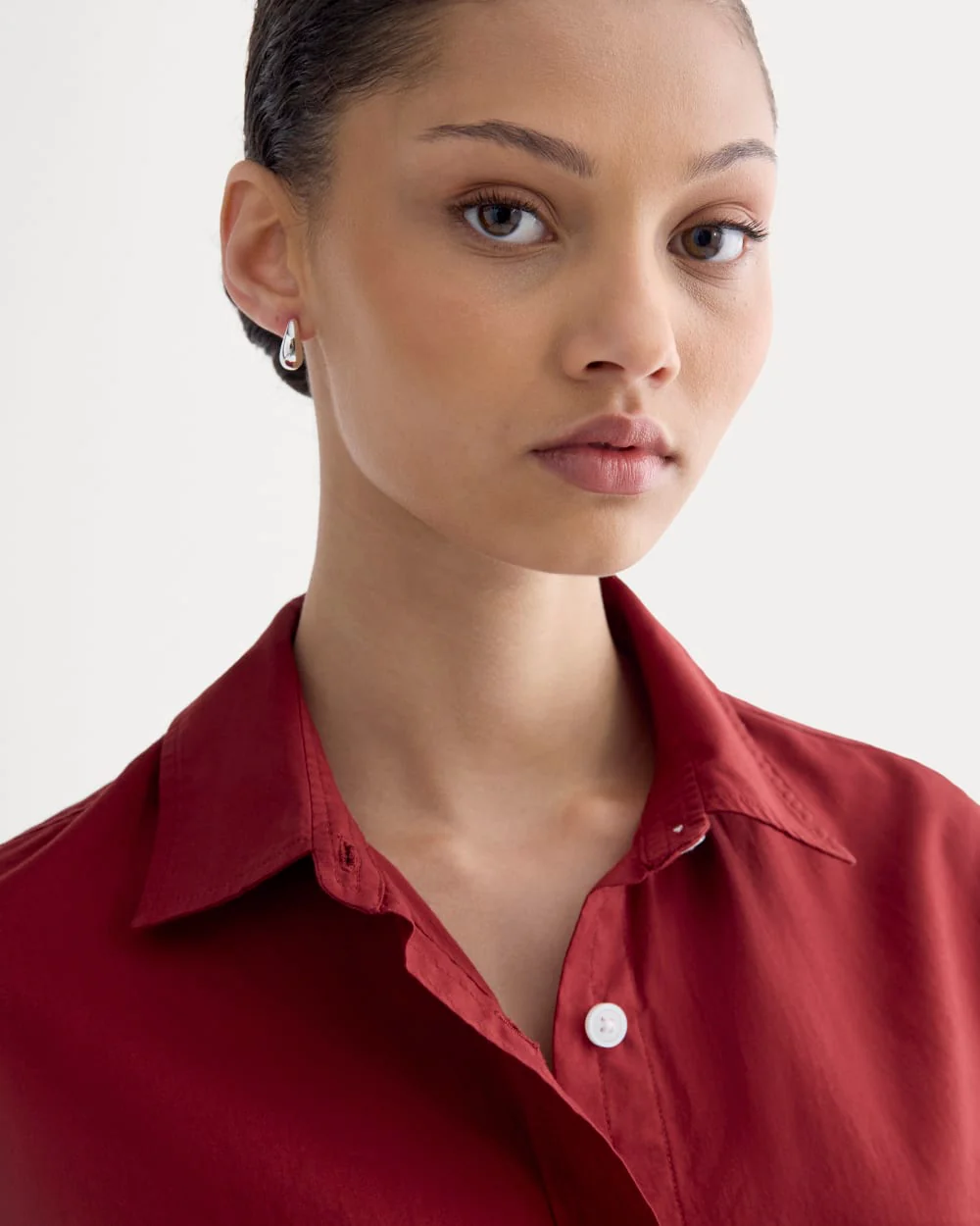 The Way-Short Shirt in Silky Cotton | Merlot - Image 4