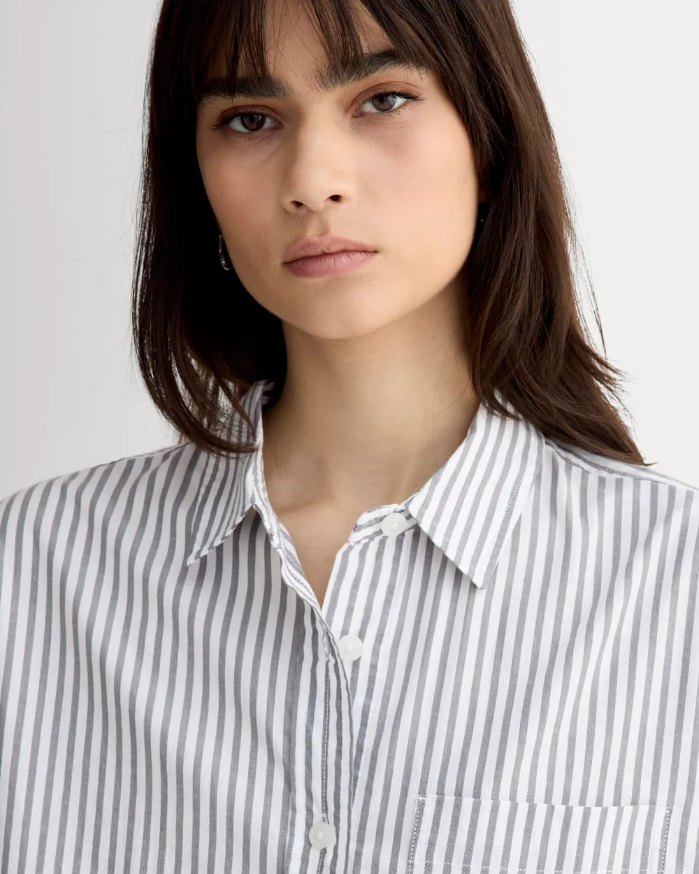 The Way-Short Shirt in Silky Cotton | Periscope / Bone - Image 4
