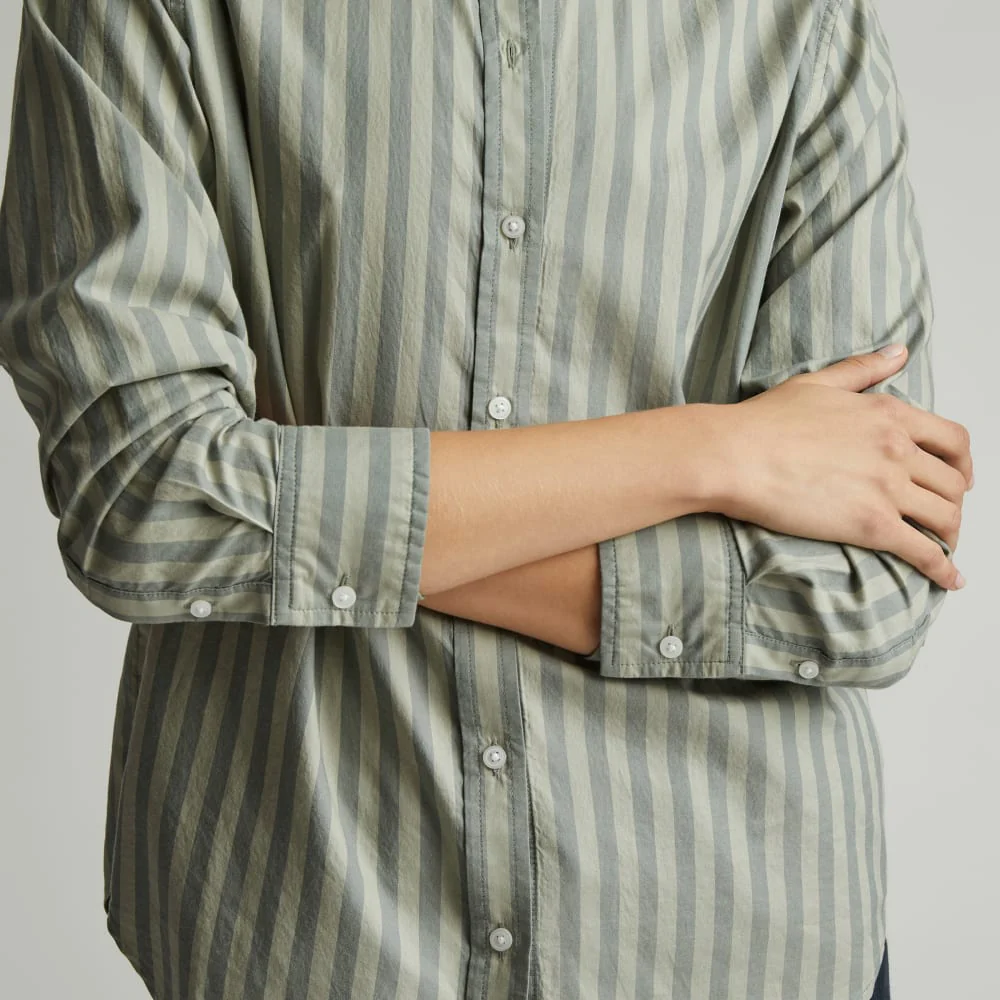 The Must-Have Shirt in Silky Cotton | Green Balsam / Seagrass - Image 5