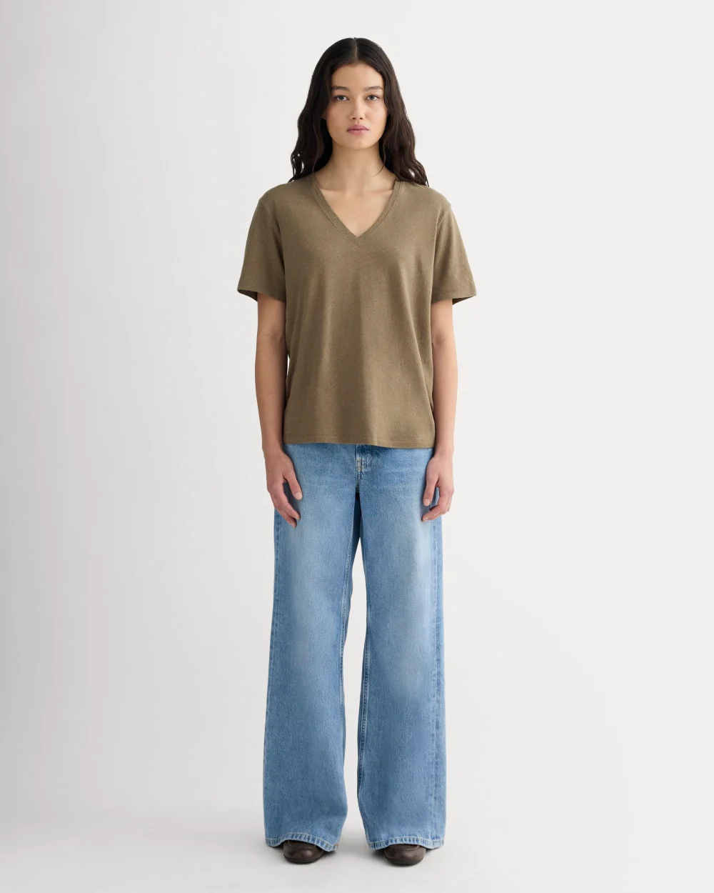 The Slouchy V-Neck Tee in Cotton Linen | Deep Taupe - Image 3