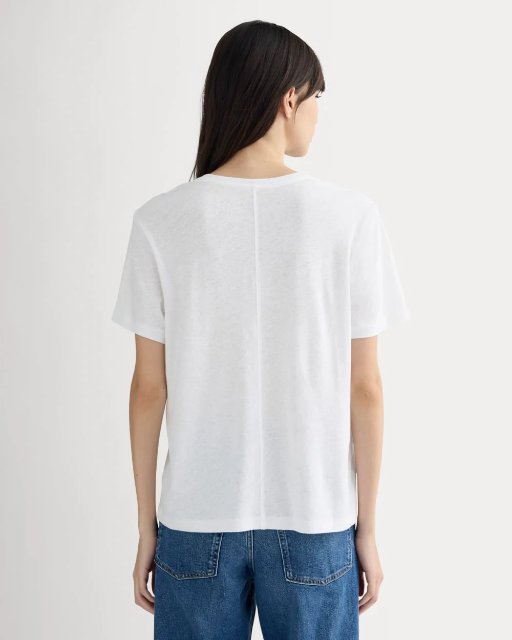 The Slouchy V-Neck Tee in Cotton Linen | White - Image 4