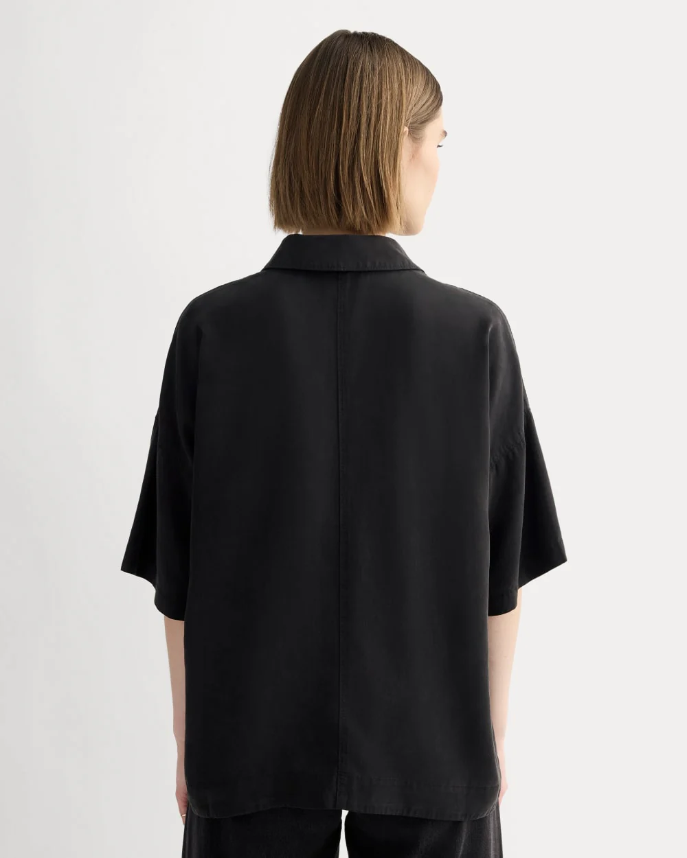 The Short-Sleeve Square Shirt in Butterlite | Black - Image 5