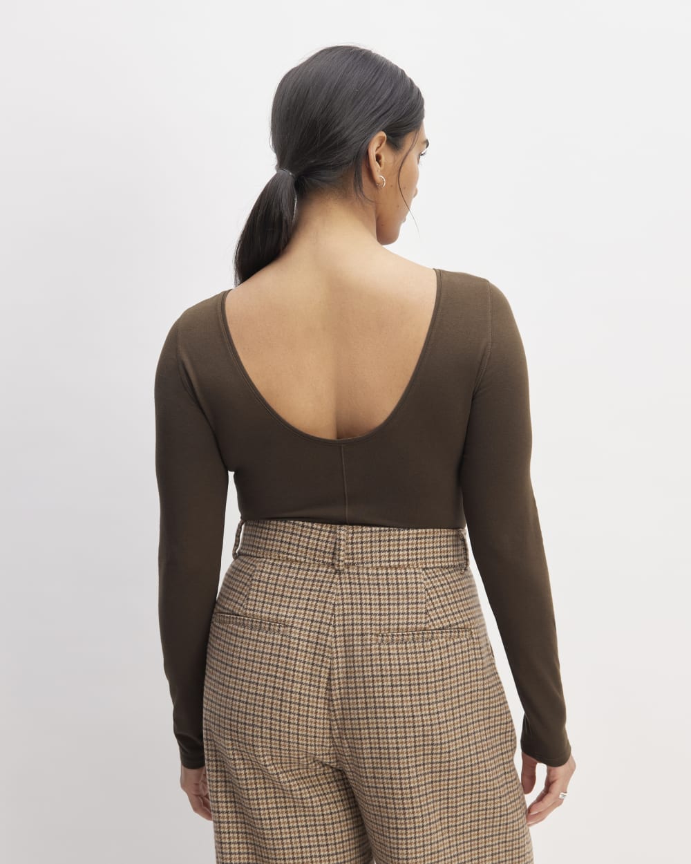 The Supima® Form Scoop-Back Tee | Cocoa - Image 4
