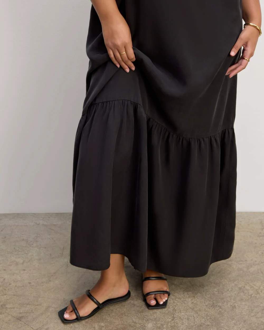 The Long Weekend Dress in Butterlite | Black - Image 5