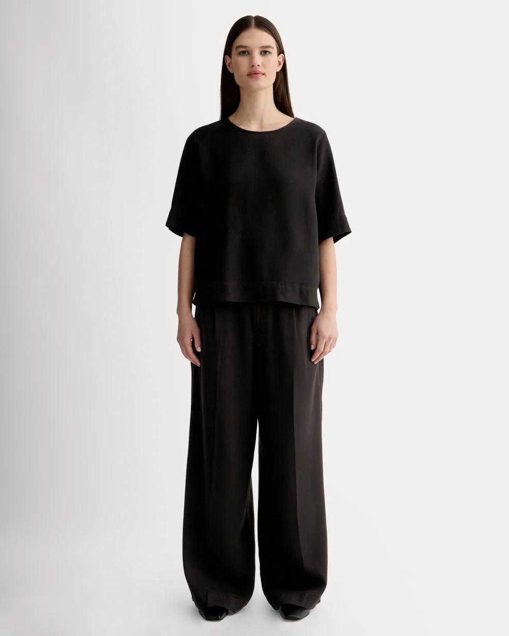 The Relaxed Tee in Buttersoft | Black - Image 3