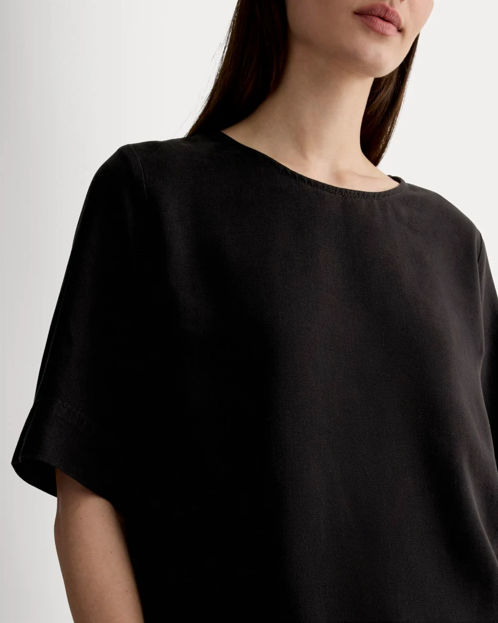 The Relaxed Tee in Buttersoft | Black - Image 4