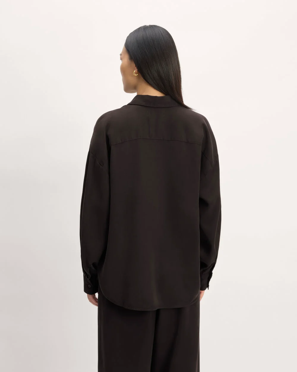 The Oversized Shirt in Butterlite | Black - Image 6